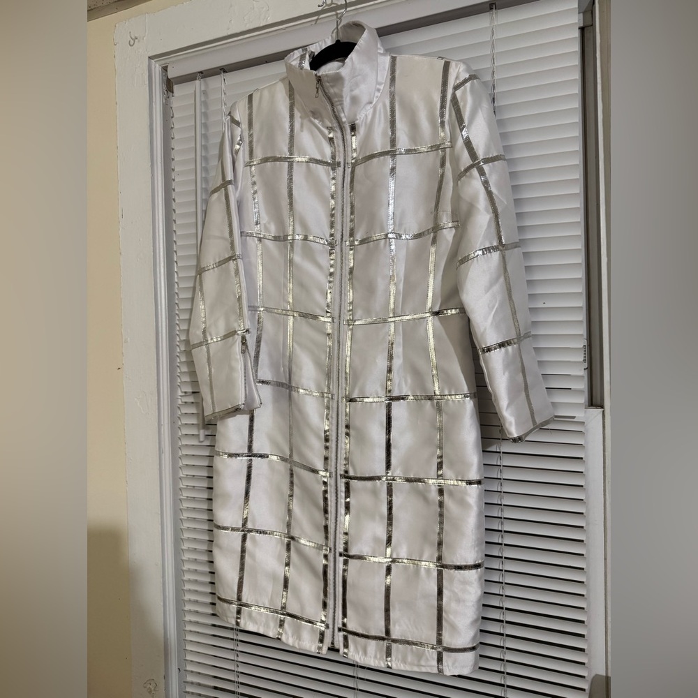 DOO ROSE COLLECTION COUTURE
white/silver 
Size 12
From a smoke/pet free home